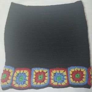 Folksy vintage crochet knit mini-skirt
